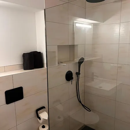 Hideaway Am Plessower Lägenhet *